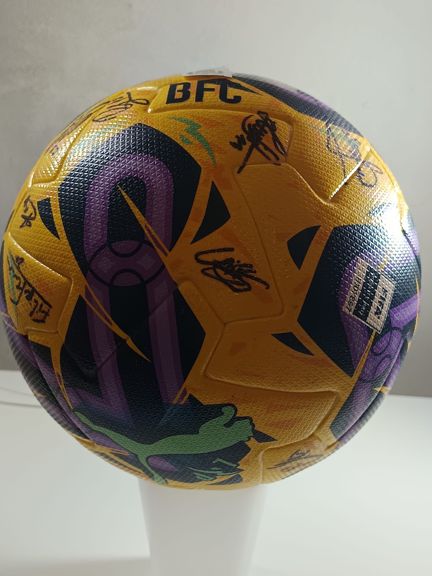 Bola autografada Boavista