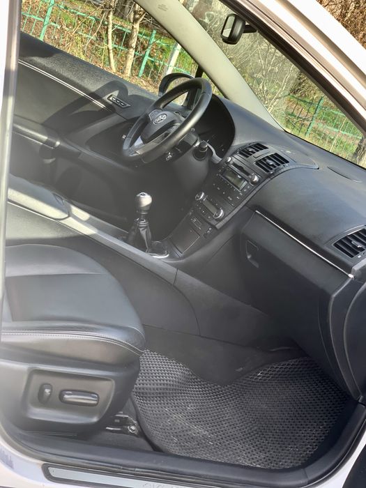 Продам Toyota Avensis T27, дизель 2.2 D4D