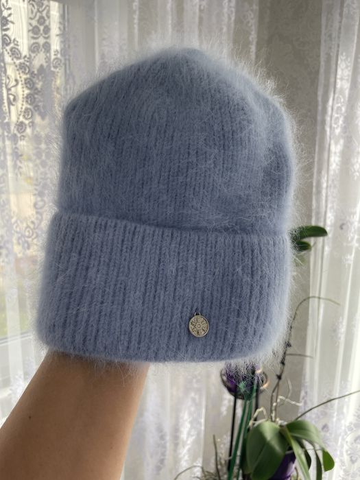 Шапка жіноча у відмінному стані