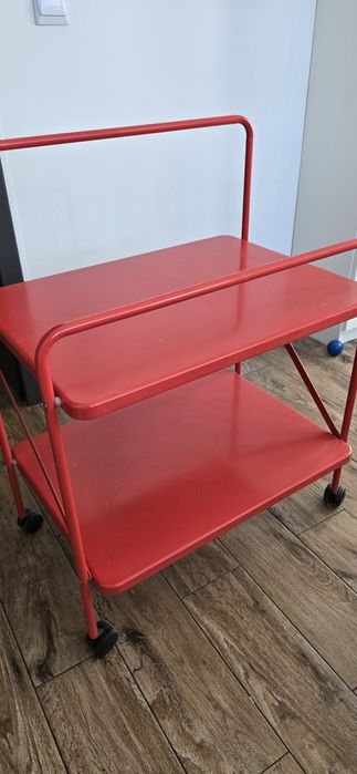 Stolik na kółkach ikea