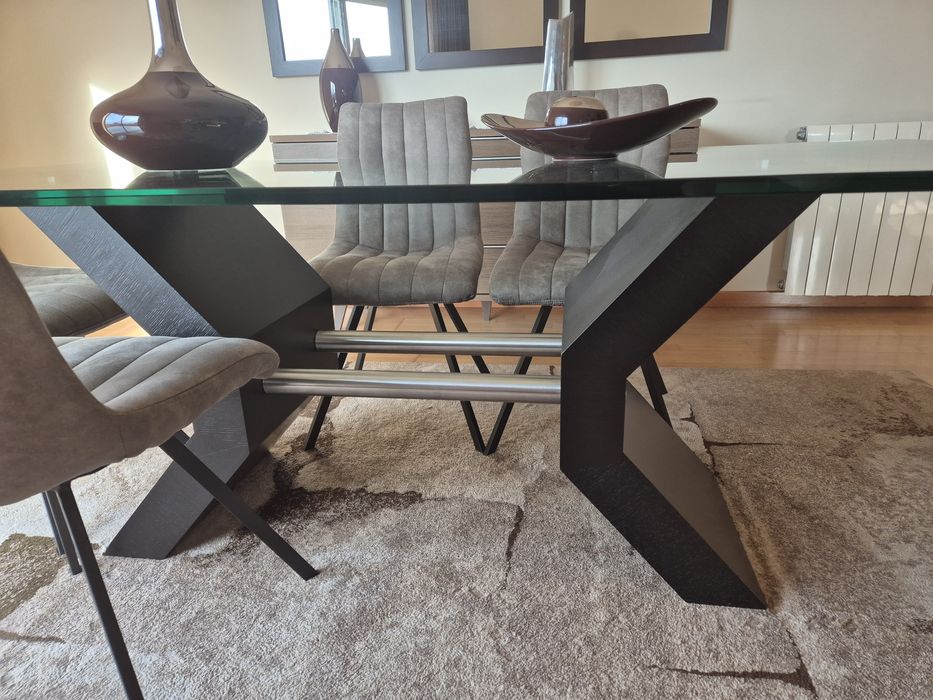 Vendo mesa de jantar como nova