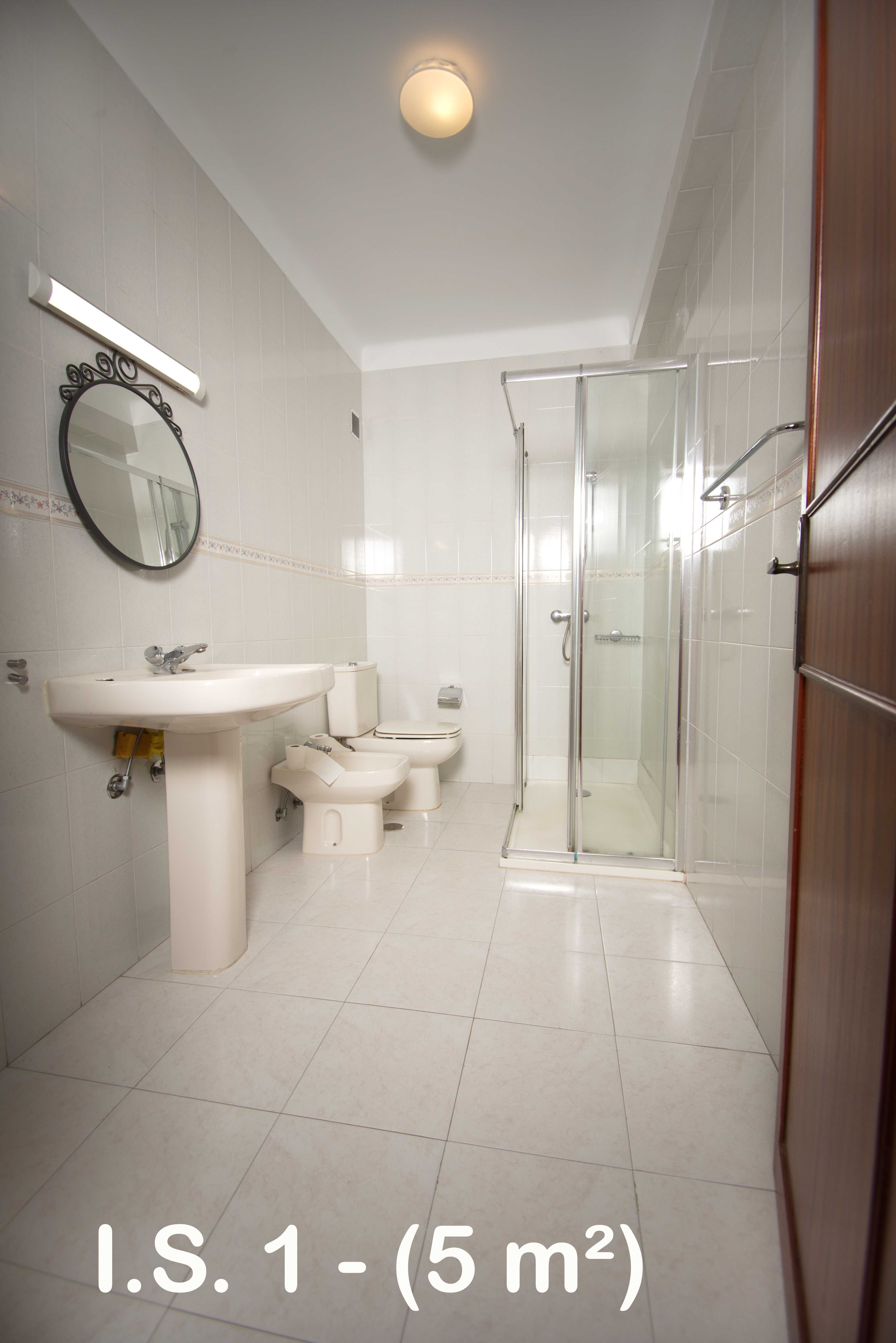 Excelente Apartamento T2 com 145 m2 - Caldas da Rainha