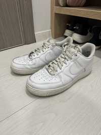 Nike Air Force 1 '07 low 11 US 10 UK 45 EU белые