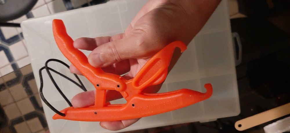 Grip para pesca mais caixa para por material acessórios.