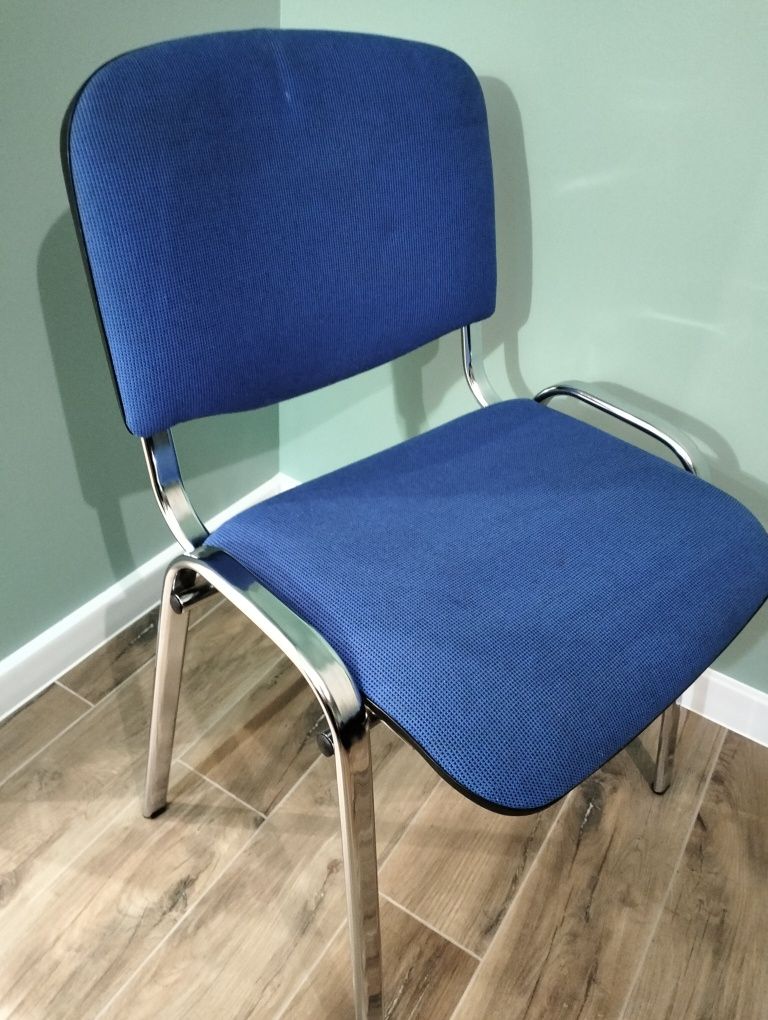 Krzesło konferencyjne do biurka niebieskie