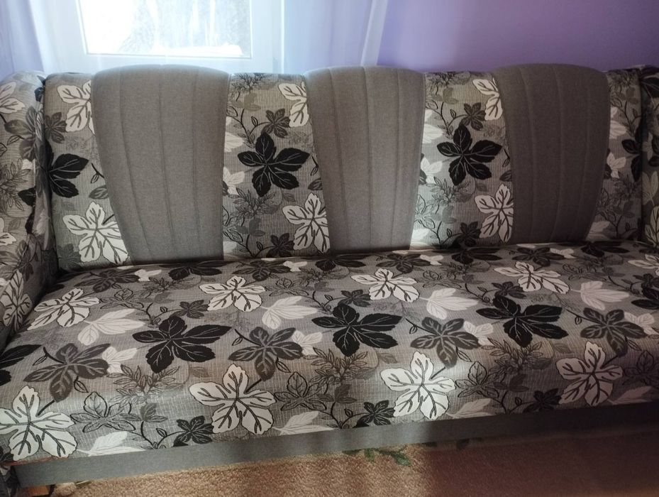 Новий диван для кімнати