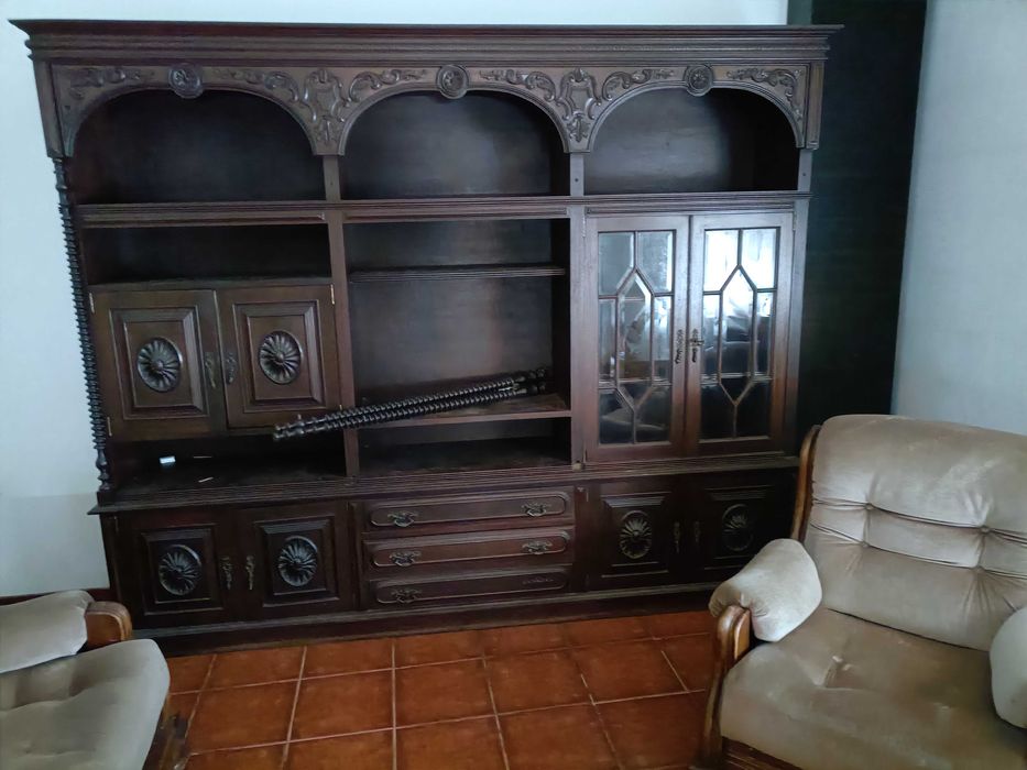 Vendo sofás e outros para desocupar