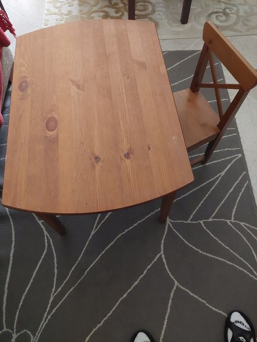 Mesa e cadeira infantil