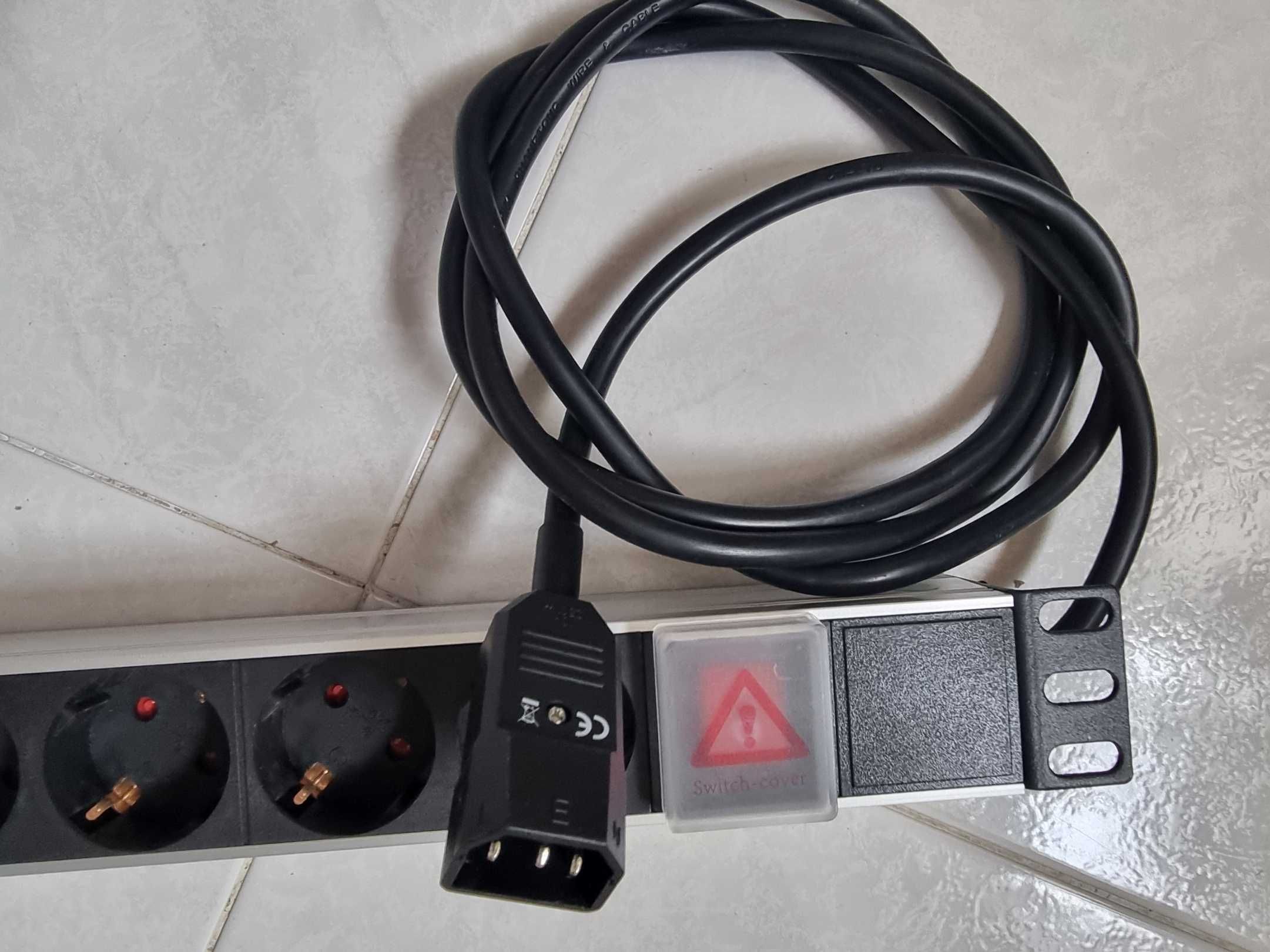 Bloco de 8 tomadas com interruptor