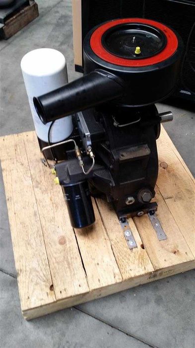 Stopień śrubowy NK100 -V005, 2007 rok 15bar, Sprawny, S000509