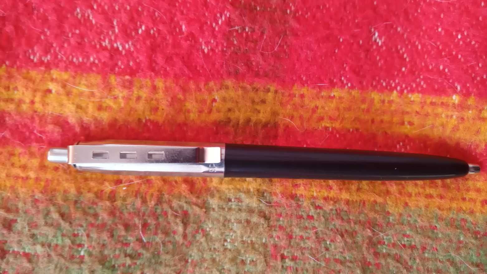 Stary długopis OPAL/prl/czarny lub niebieski.