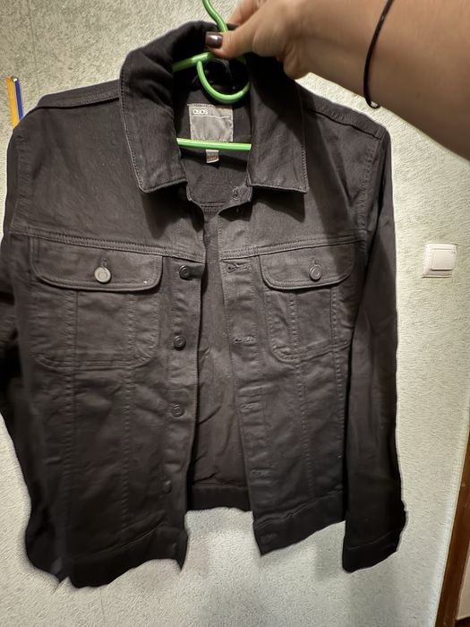 Джинсовка чорного кольору