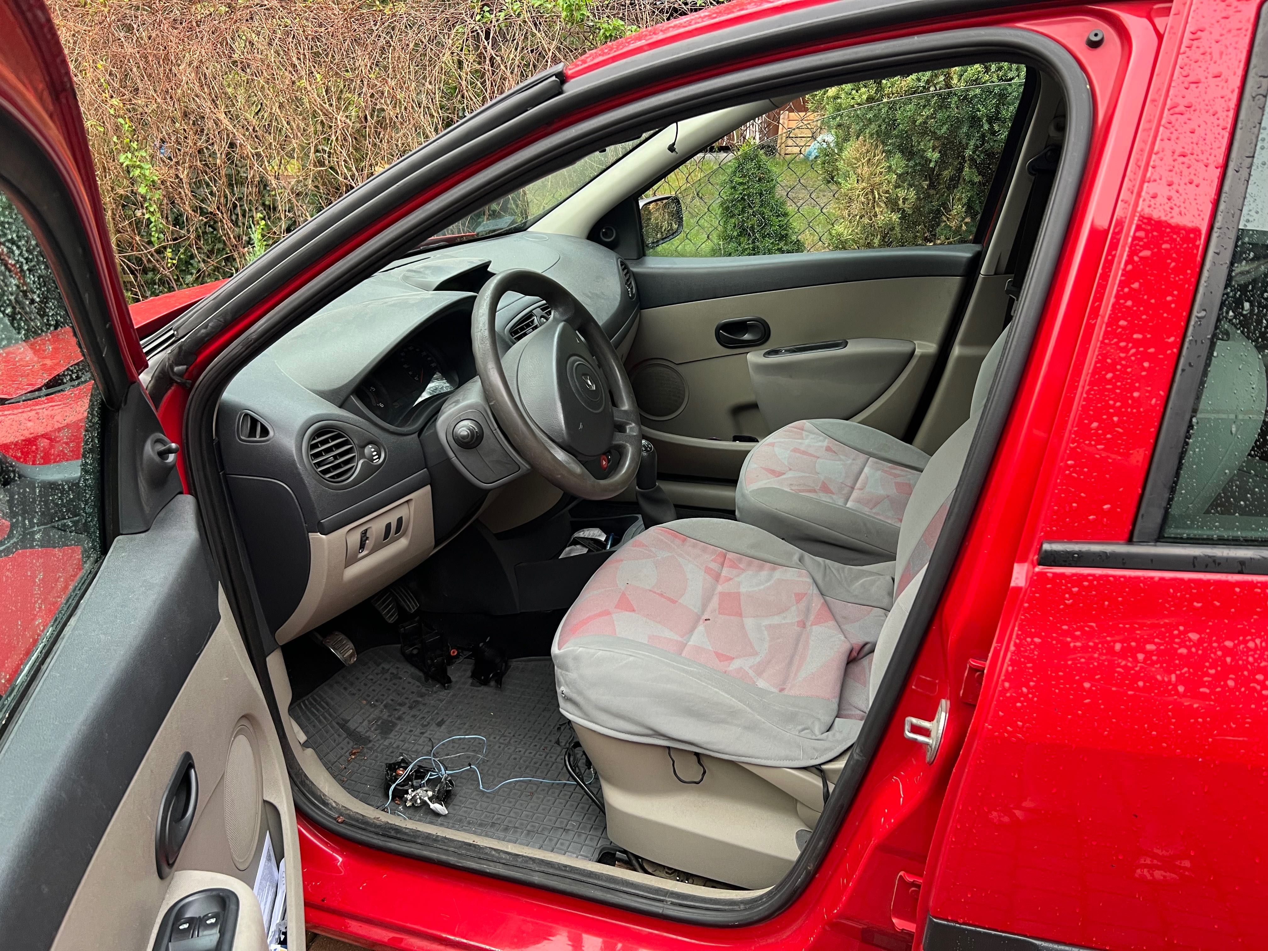 Renault Clio 3 III 1.5 dci uszkodzony