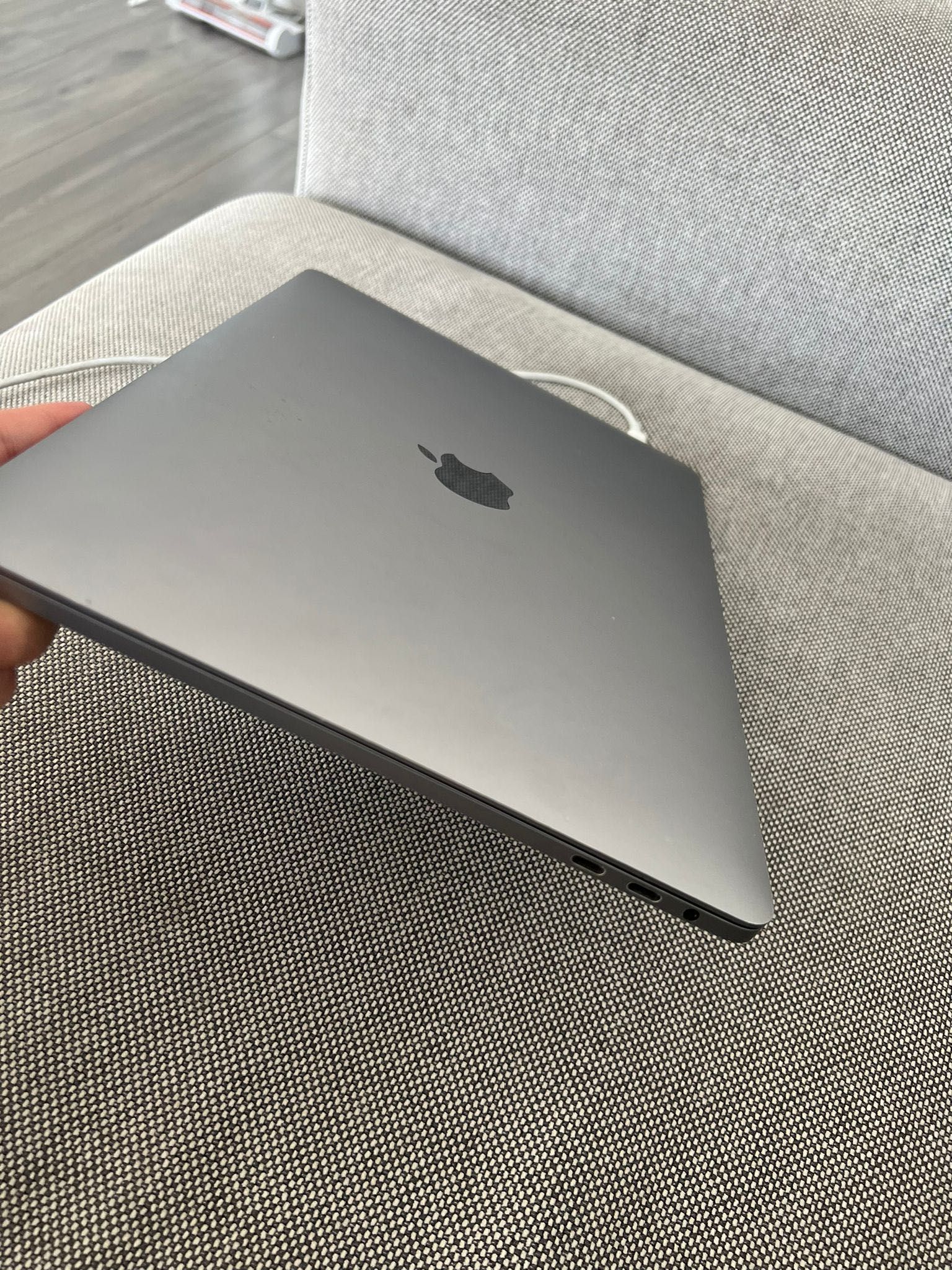 MacBook Pro 13 4 Thunderbolt 3 2018 Sem Defeito