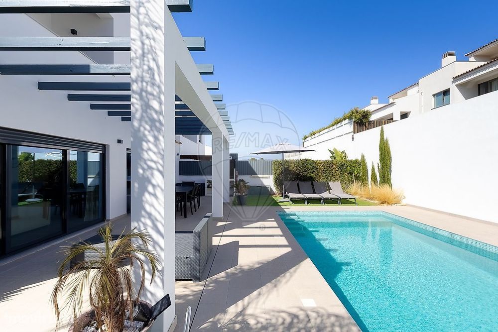 Moradia T4 para venda