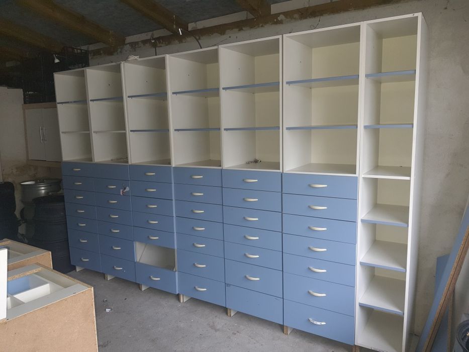 Szafki regały półki