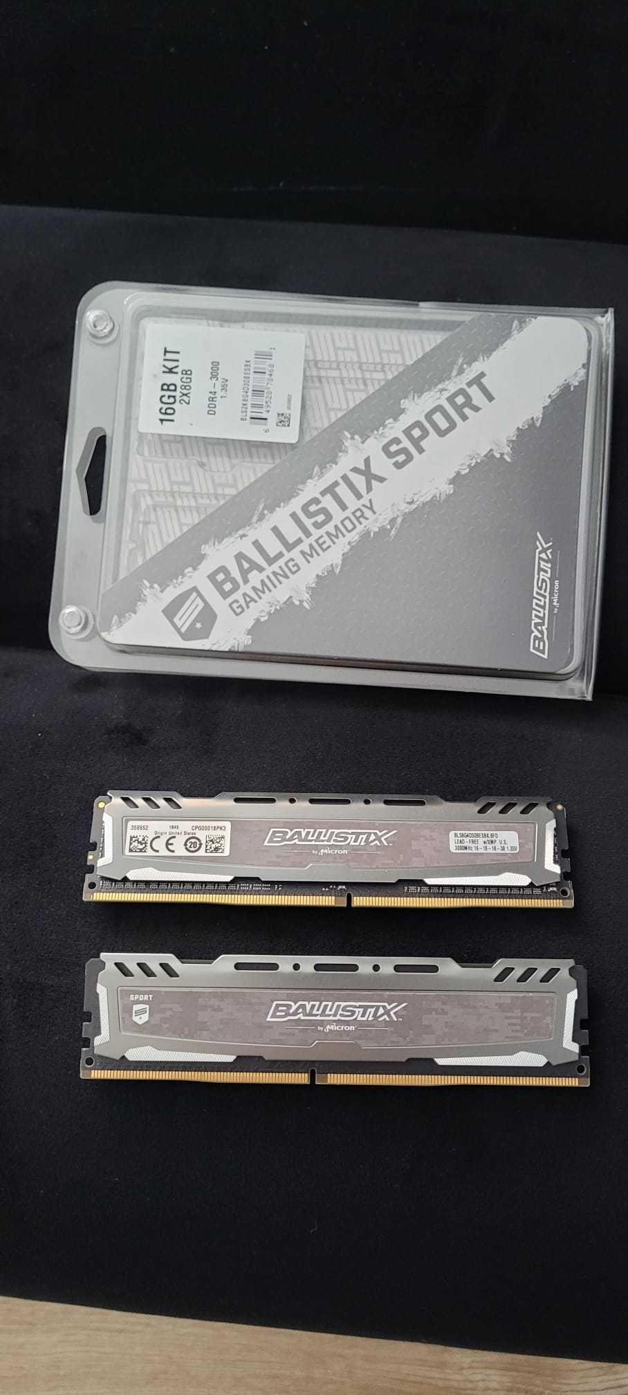 Pamięć RAM Ballistix DDR4 16 GB
3000