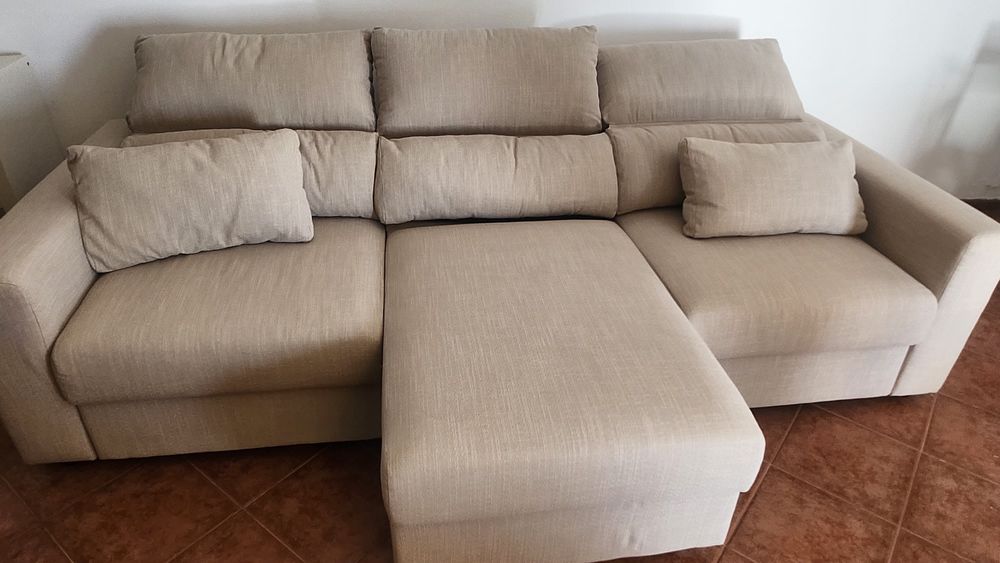 Sofá Eskilstuna 3 lugares com chaise-longue bege - como novo