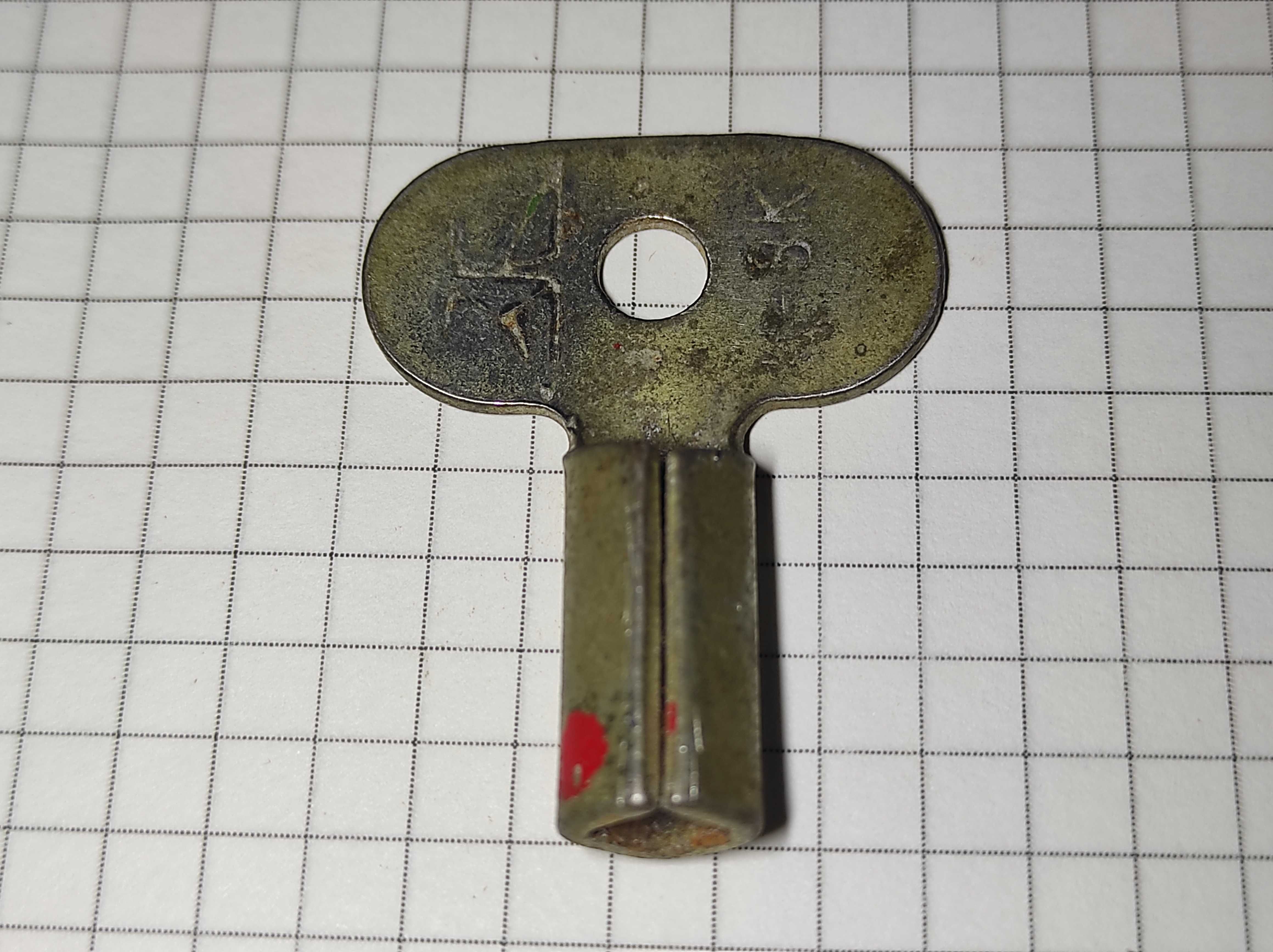 Ключ до механічних годинників, іграшок СССР,квадрат