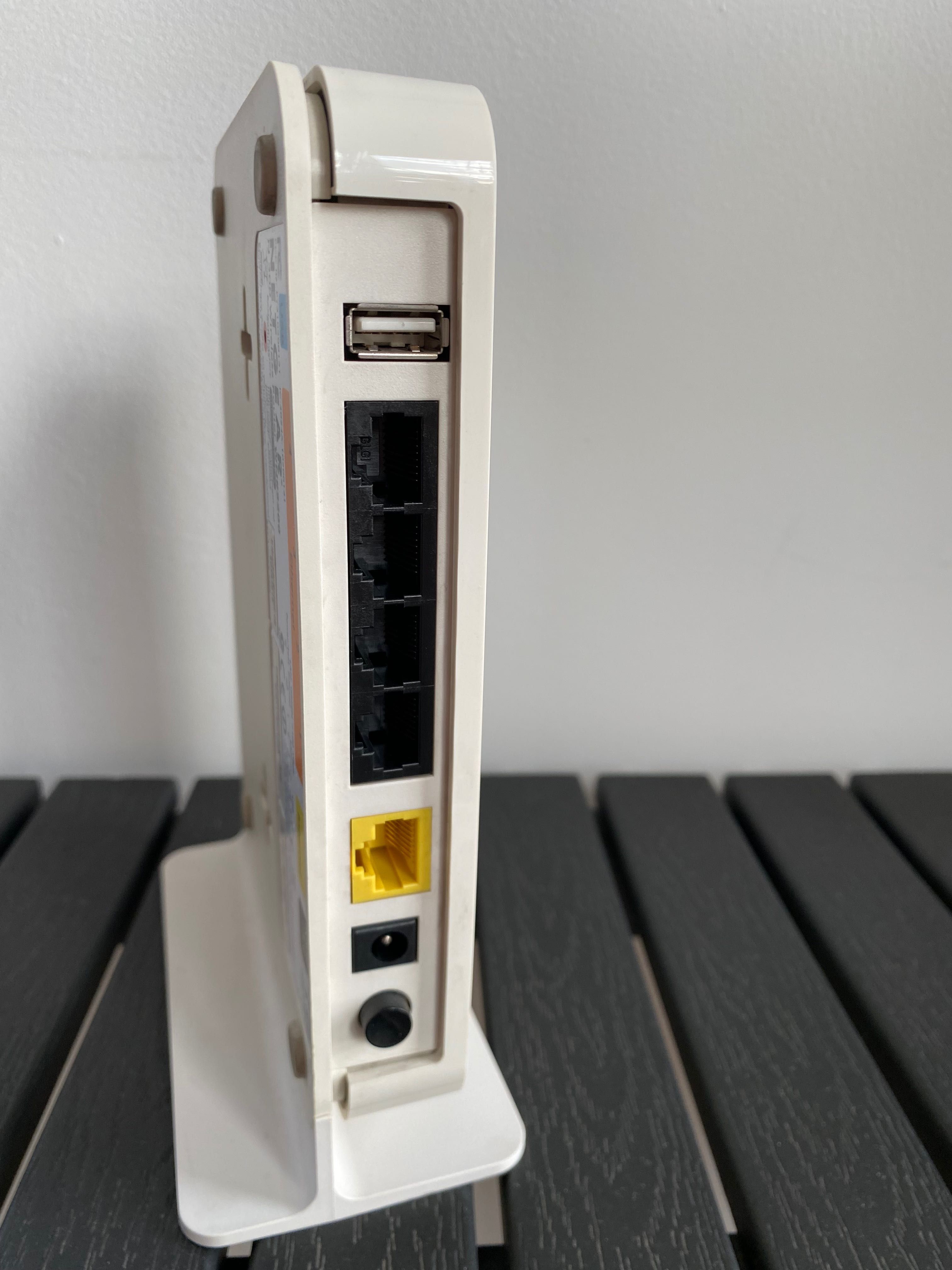 Router Neatgear N300 (Wireless Router WNR2200)