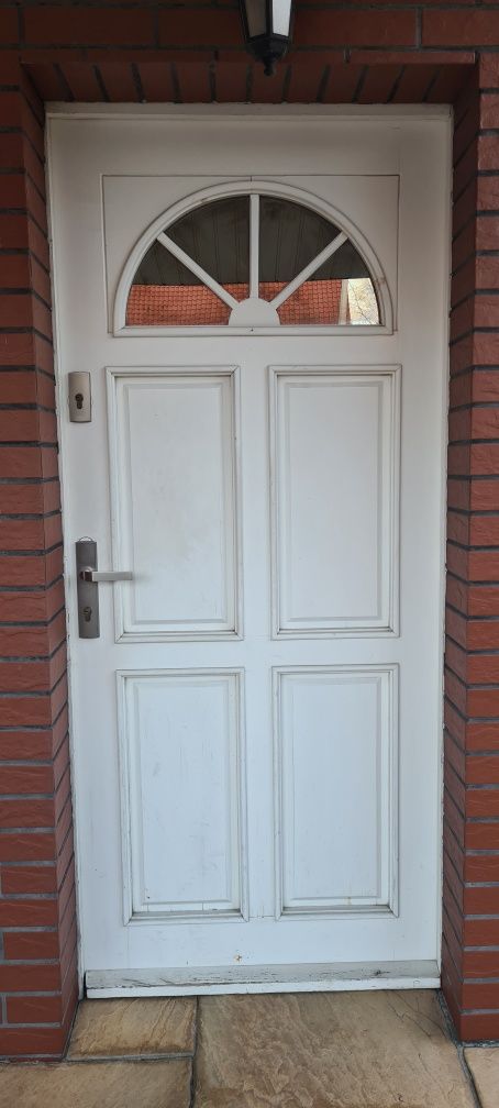 Drzwi zewnętrzne używane