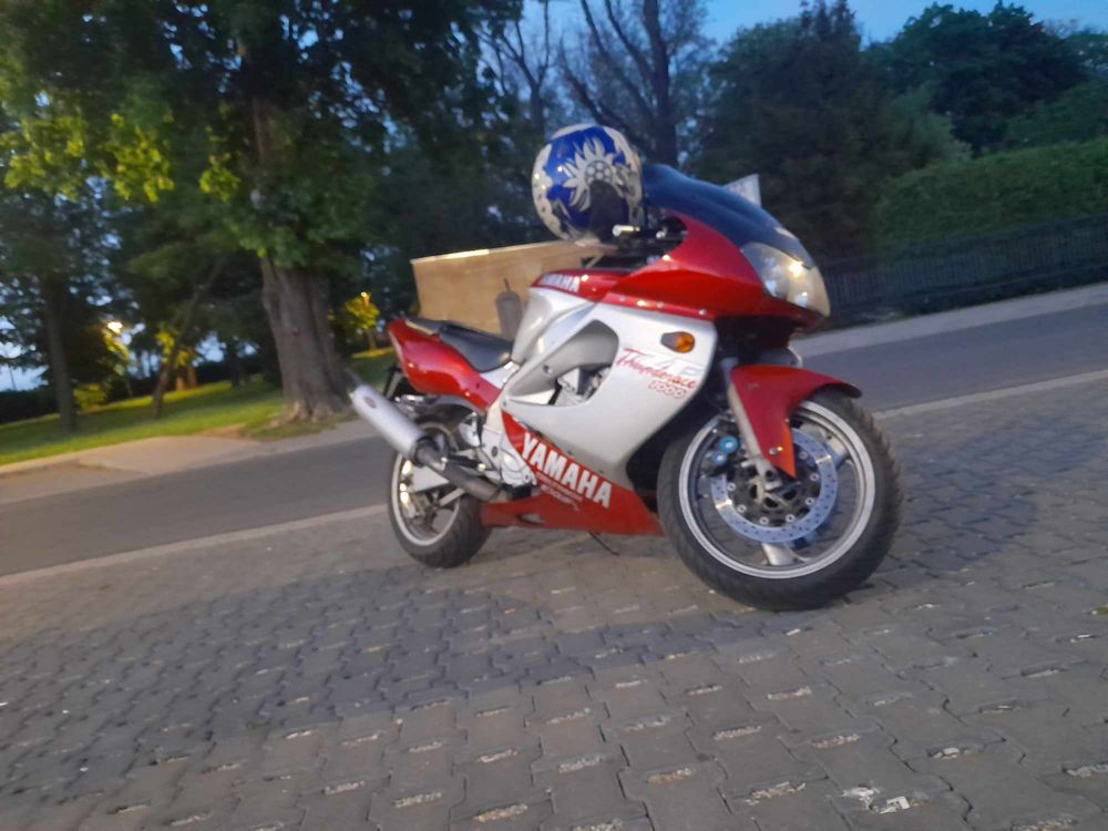 Yamaha Thunderace 1000 rok 2000