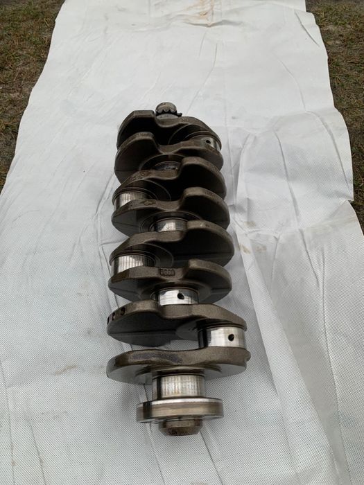 Колінавал wv touran 2.0BKD