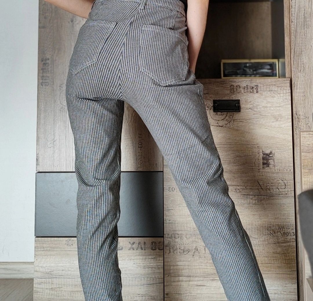 Spodnie jeansy Reserved M