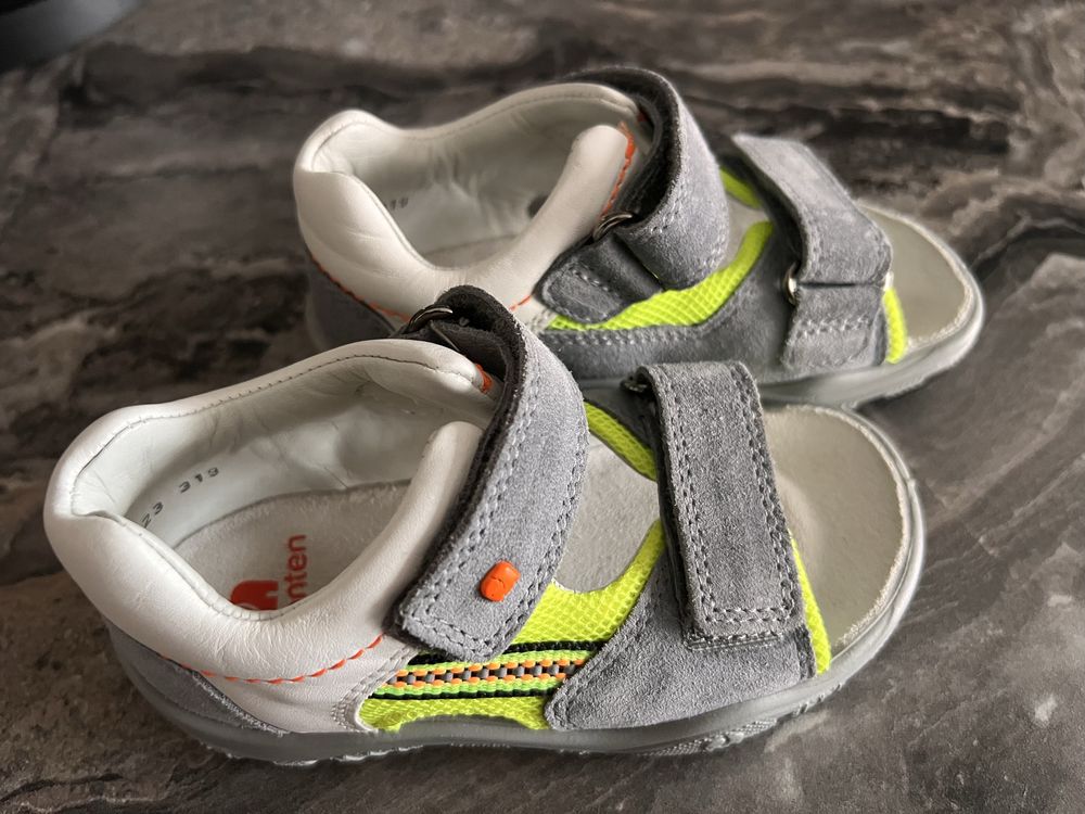 Продам босоніжки для хлопчика, Elefanten i Crocs