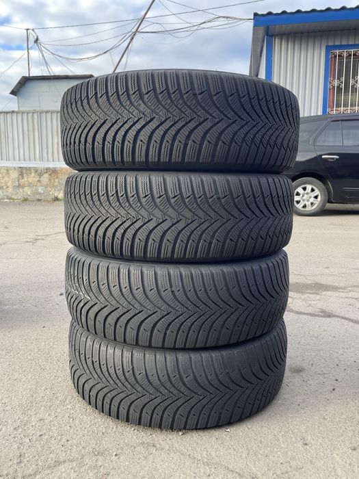 Зимові шини Hankook 215/65 R16