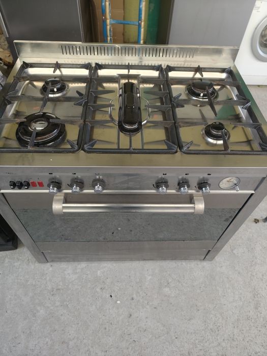 Професійна газова плита на 5 камфорок