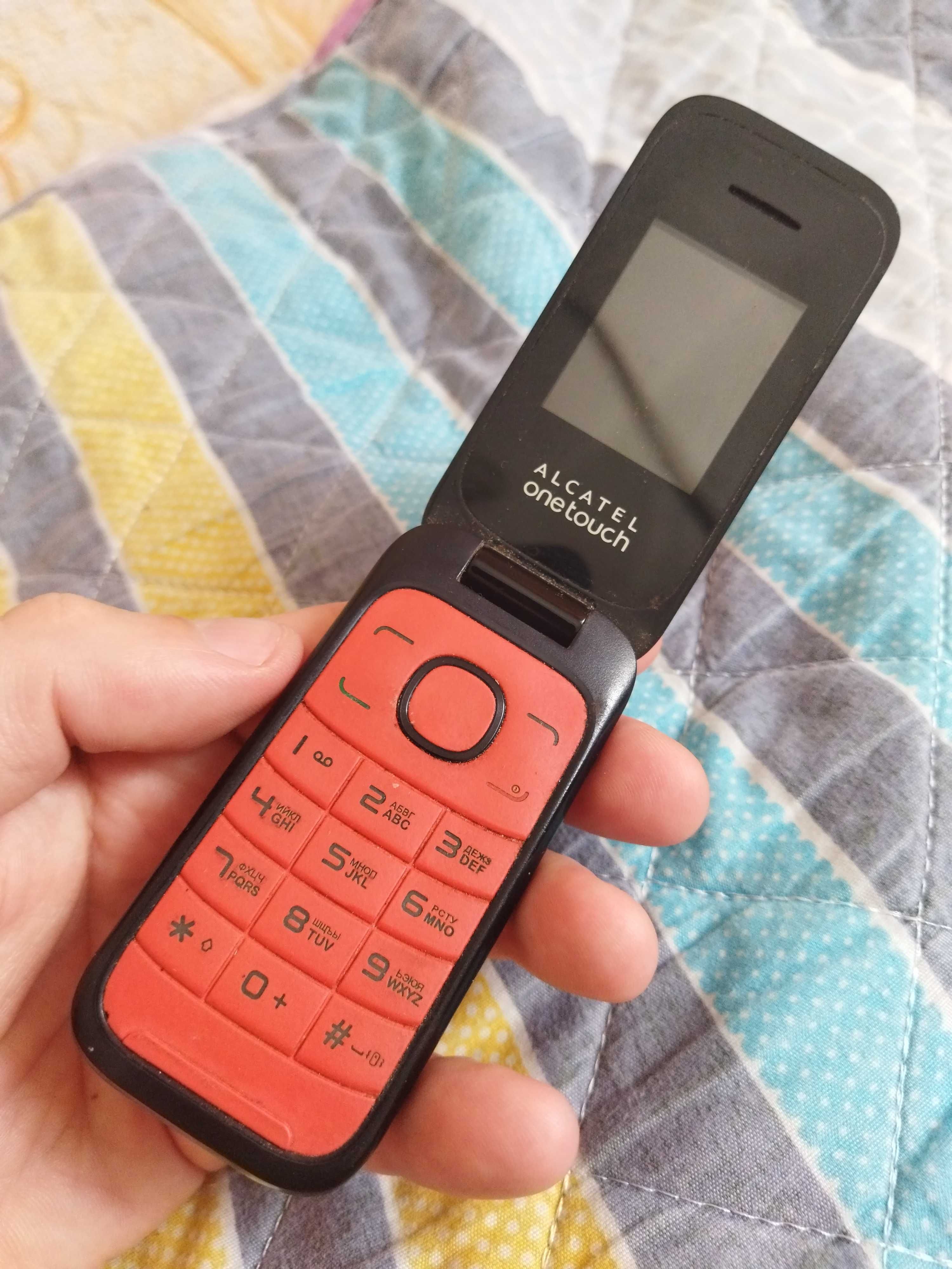 Alcatel One Touch 1035D Dual SIM треб замены шлейфа.