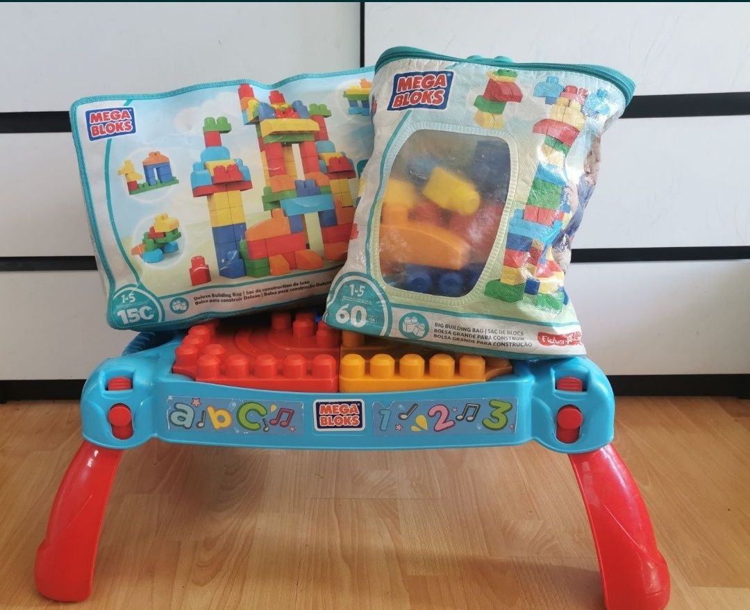 Klocki Mega Bloks 210 kloców Fisher Price stolik stolikiem