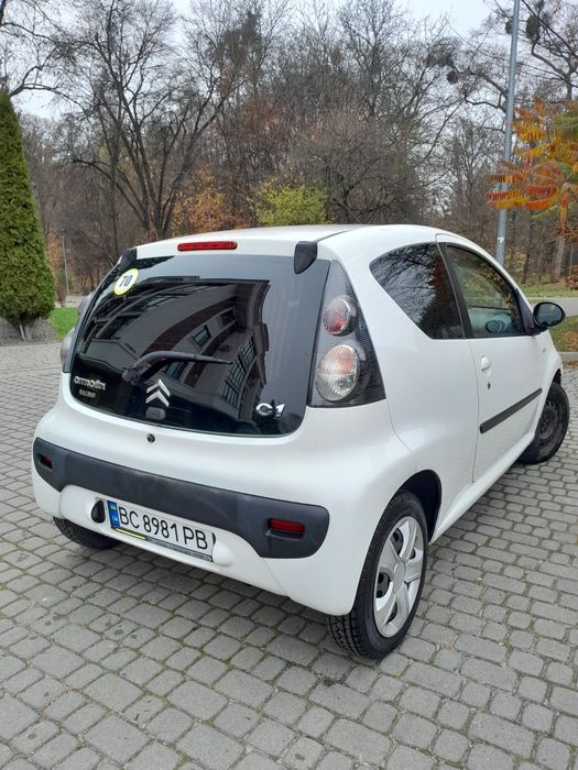 Продам Citroen c1 2010