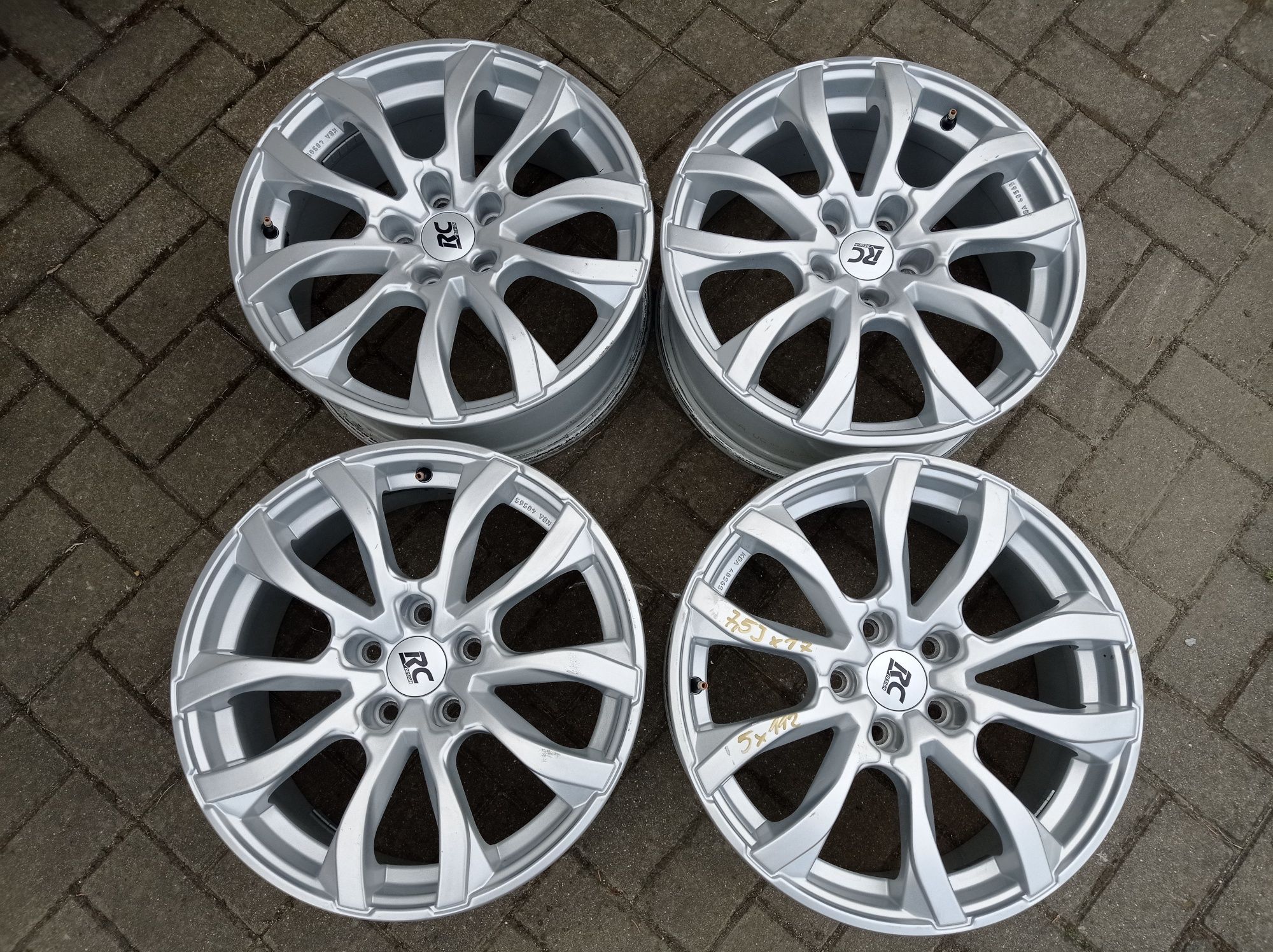 Felgi aluminiowe 7.5Jx17 et37 5x112 Mercedes Audi