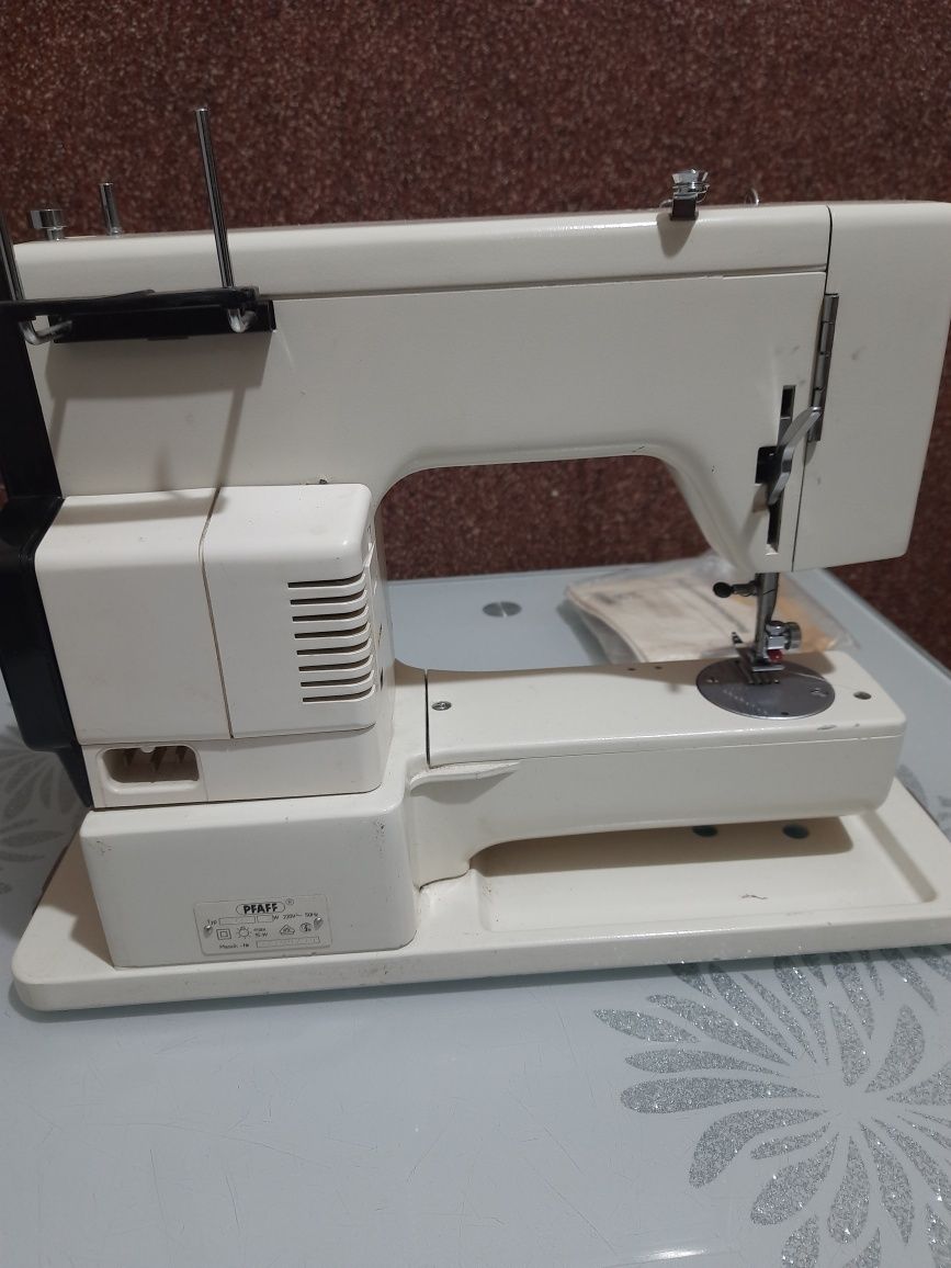 Продам електричну швейну машинку Pfaff 213
