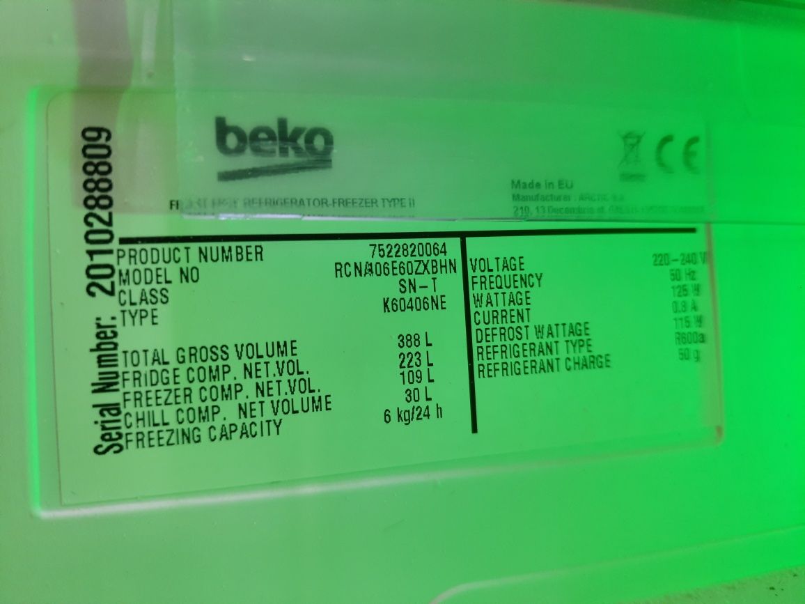 Lodówka beko  uszkodzona