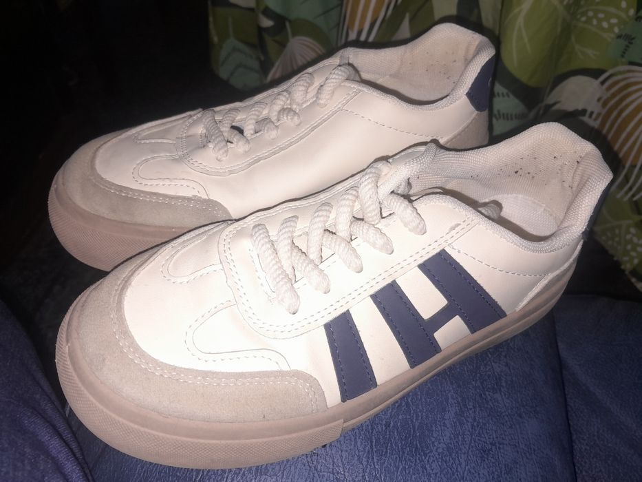 Vendo 2 pares de tenis crianca nr.37 inisexo 10€