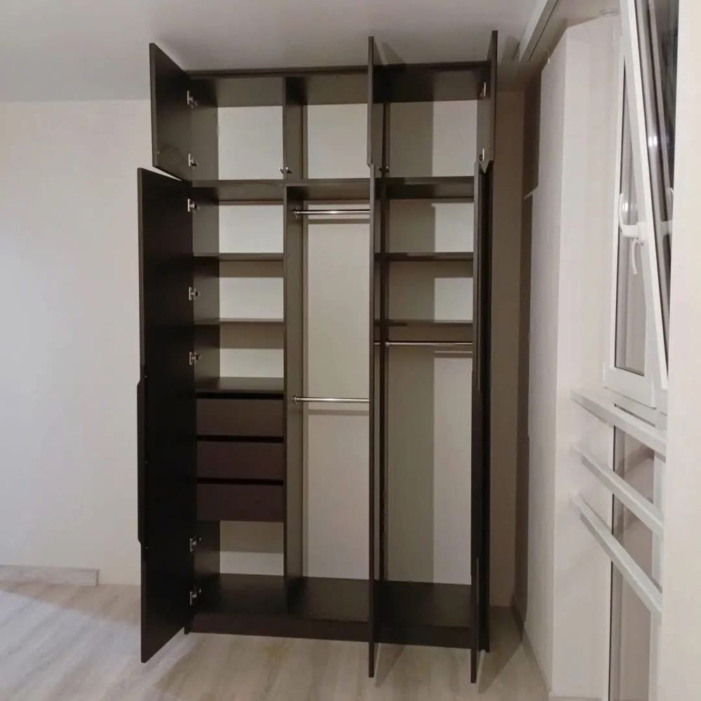 Montaż skręcanie mebli z paczek IKEA, castorama, Agata. Szafy, komody
