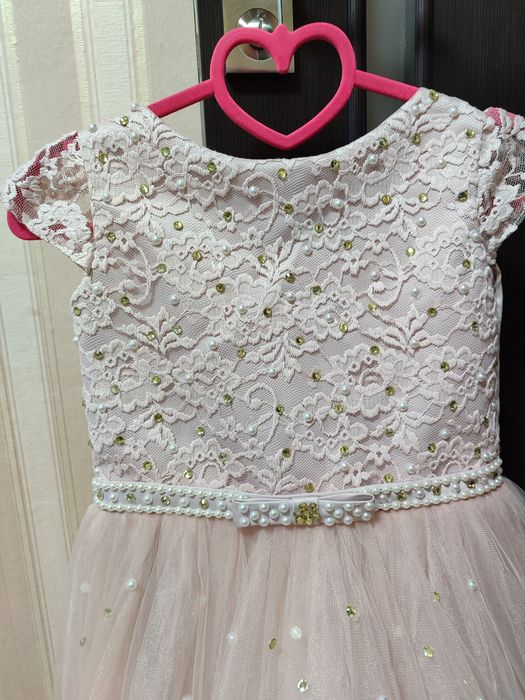 Плаття майже нові,один раз одягнутна фотосесію