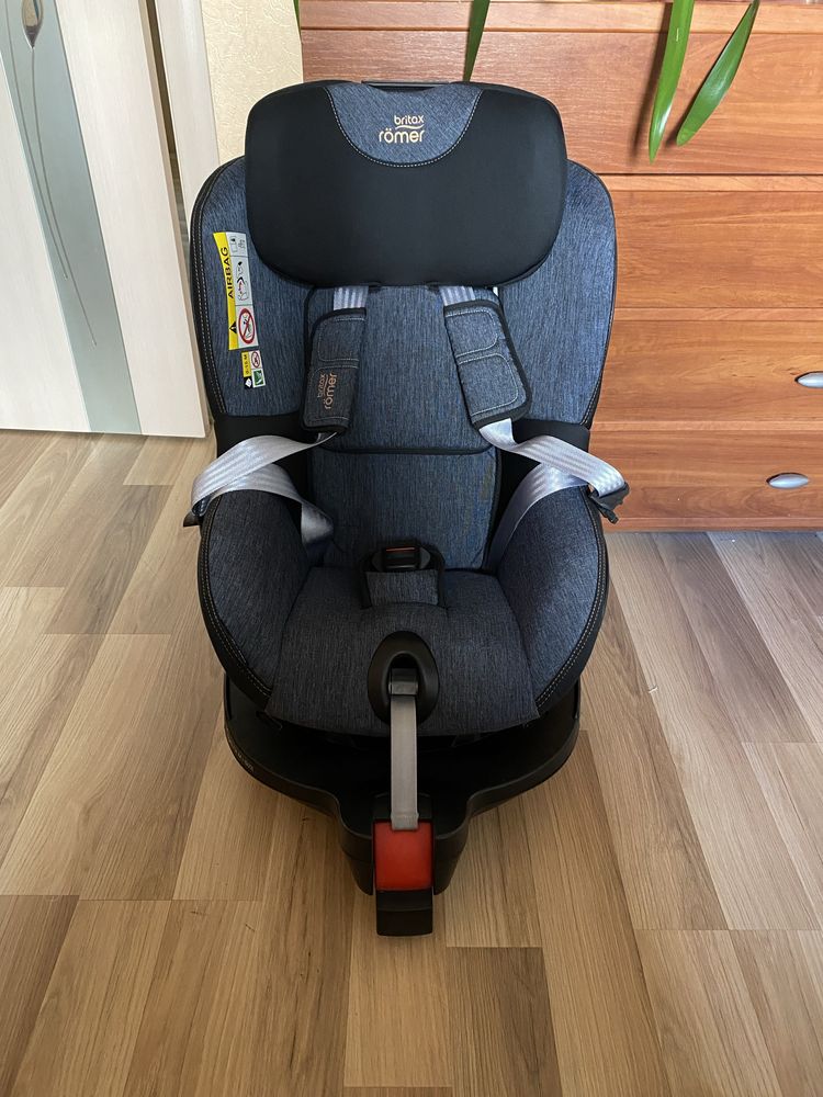 Автокрісло Britax Romer Dualfix M i-SIZE з 3 міс.до 4 років