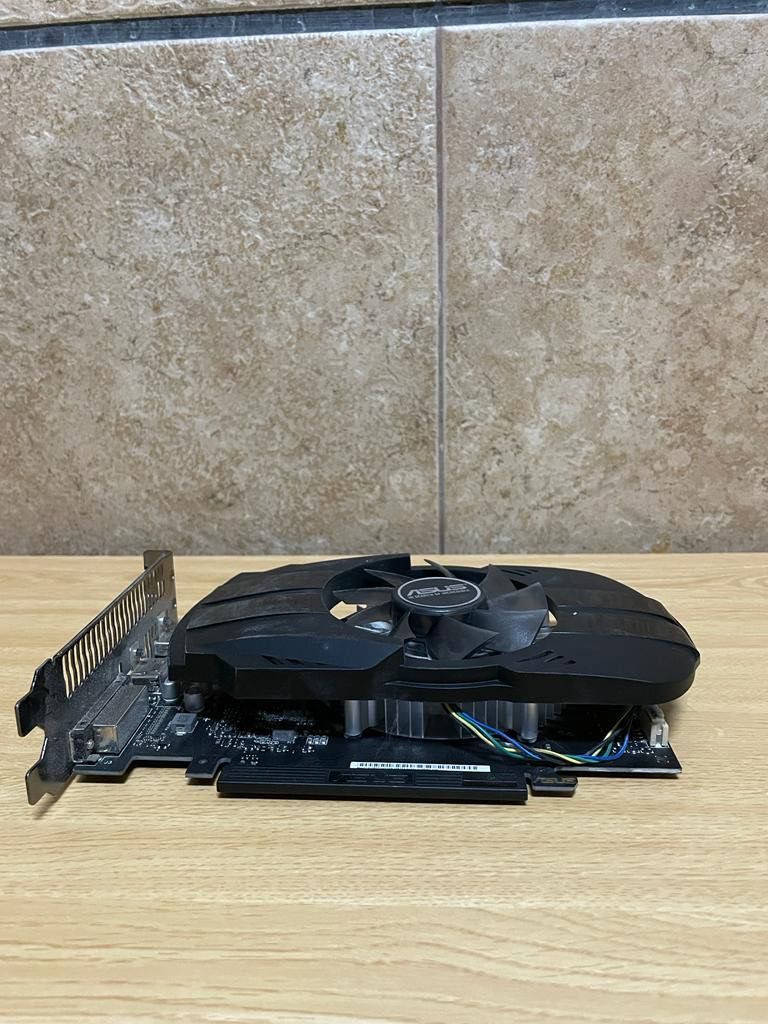 placa gáfica asus geforce gtx 1050 ti 4gb.