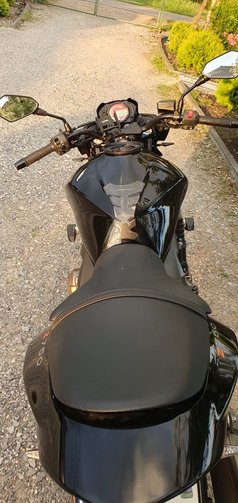 Kawasaki z750.  04 rok