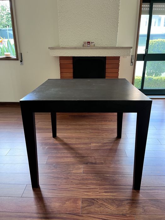 Mesa de Jantar + 2 cadeiras