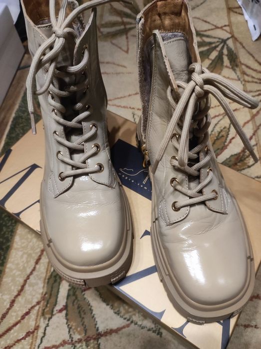 Жіночі або підліткові черевики