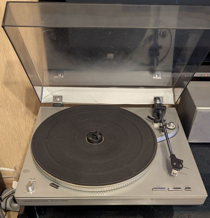 Програвач грамплатівок "Электроника ЭП 017 стерео"