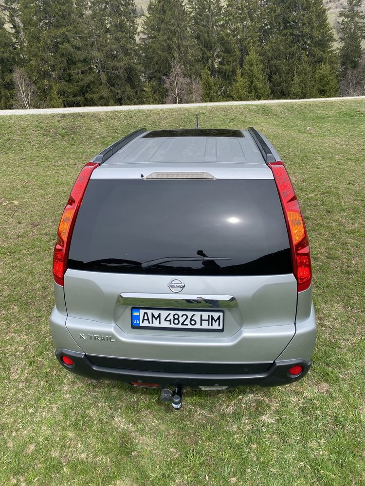 Nissan X Trail 2.5 бензин 4х4 автомат