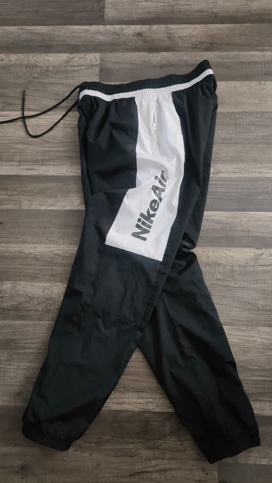 Świetne dresowe spodnie NIKE AIR  na podszewce