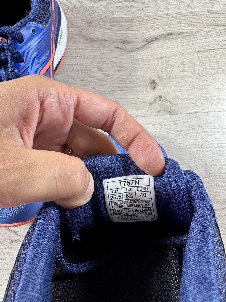 Asics GT 2000 жіночі бігові кросівки