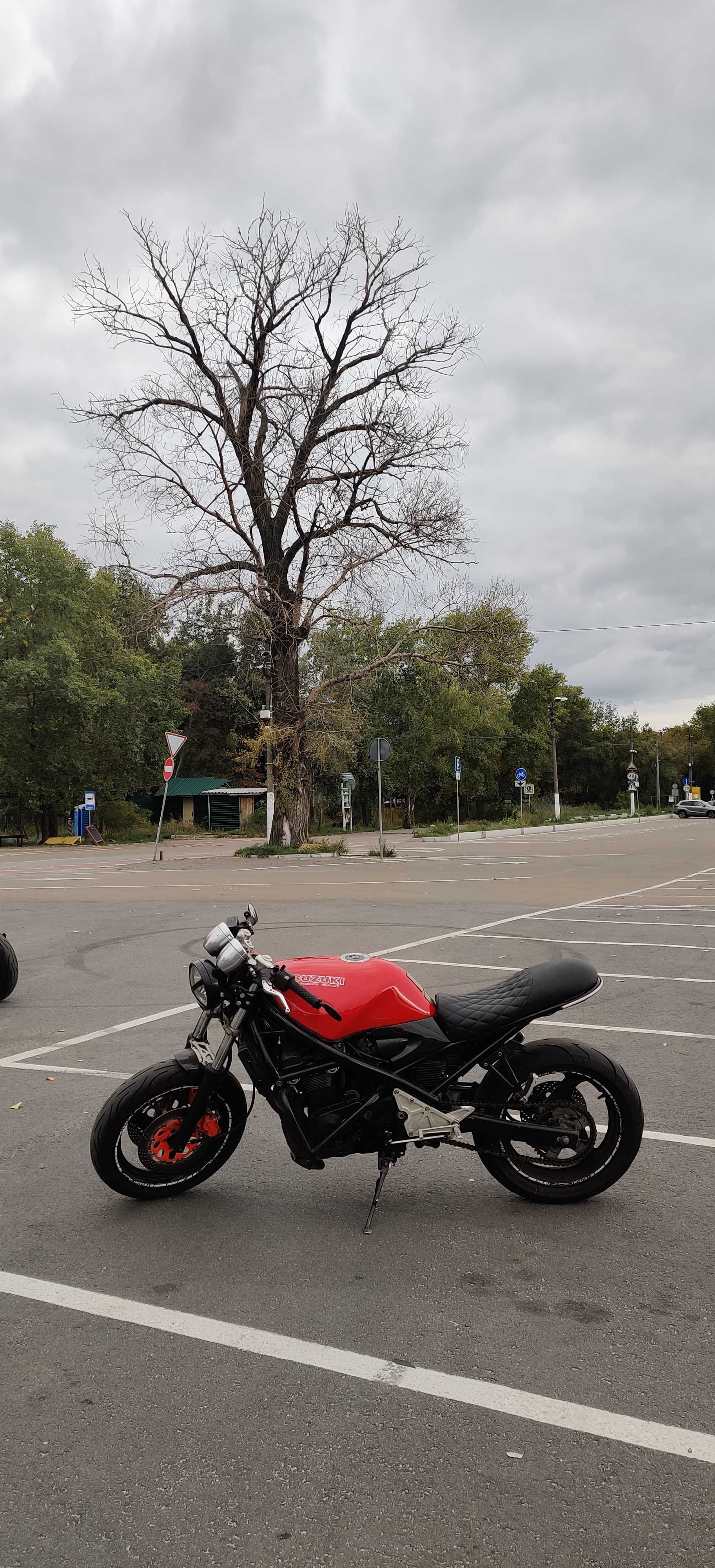 Suzuki Bandit Cafe Racer 400